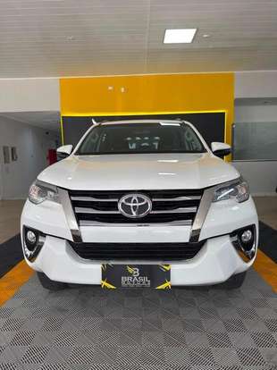 TOYOTA-HILUX-2.7 SR 4X2 CD 16V FLEX 4P AUTOMÁTICO TOYOTA-HILUX-2019