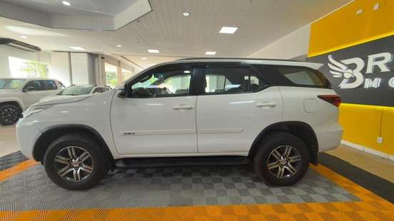 TOYOTA-HILUX-2.7 SR 4X2 CD 16V FLEX 4P AUTOMÁTICO TOYOTA-HILUX-2019