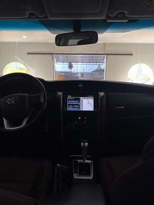TOYOTA-HILUX-2019
