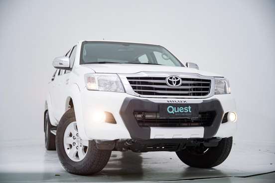 TOYOTA-HILUX-2.7 SRV 4X2 CD 16V FLEX 4P AUTOMÁTICO TOYOTA-HILUX-2015