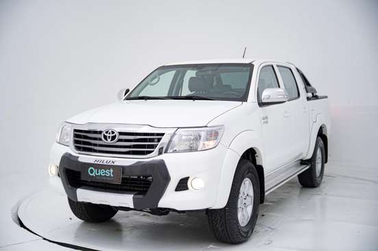 TOYOTA-HILUX-2015