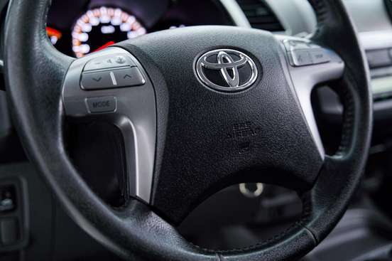 TOYOTA-HILUX-2.7 SRV 4X2 CD 16V FLEX 4P AUTOMÁTICO TOYOTA-HILUX-2015