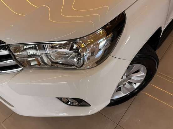 TOYOTA-HILUX-2017