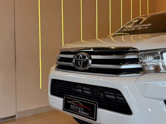 TOYOTA-HILUX-2017