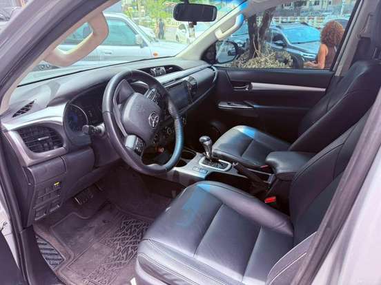 TOYOTA-HILUX-2018