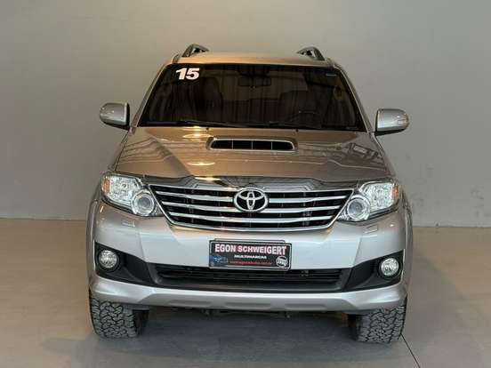 TOYOTA-HILUX-2.7 SRV 4X4 CD 16V FLEX 4P AUTOMÁTICO TOYOTA-HILUX-2015