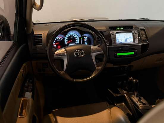 TOYOTA-HILUX-2.7 SRV 4X4 CD 16V FLEX 4P AUTOMÁTICO TOYOTA-HILUX-2015