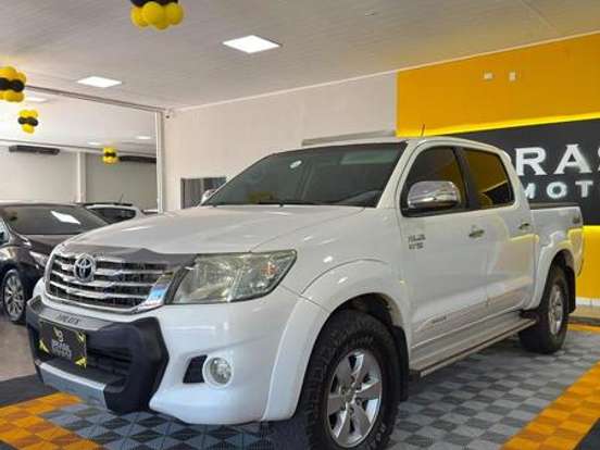 TOYOTA-HILUX-2.7 SRV 4X4 CD 16V FLEX 4P AUTOMÁTICO TOYOTA-HILUX-2013
