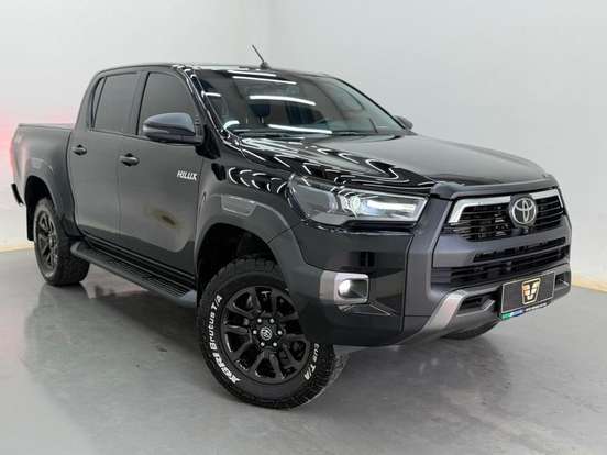 TOYOTA-HILUX-2.8 D-4D TURBO DIESEL CD CONQUEST 4X4 AUTOMÁTICO TOYOTA-HILUX-2023