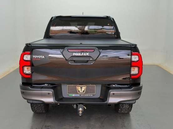 TOYOTA-HILUX-2.8 D-4D TURBO DIESEL CD CONQUEST 4X4 AUTOMÁTICO TOYOTA-HILUX-2023