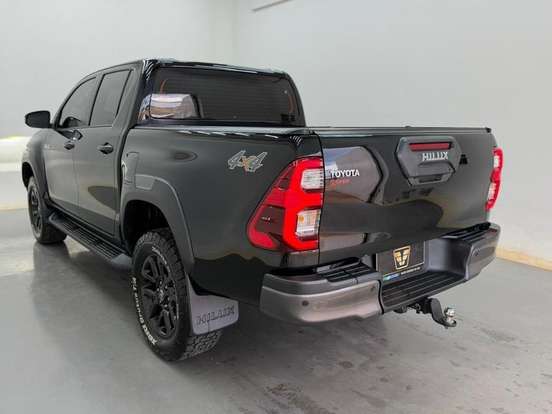 TOYOTA-HILUX-2.8 D-4D TURBO DIESEL CD CONQUEST 4X4 AUTOMÁTICO TOYOTA-HILUX-2023