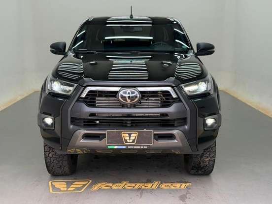TOYOTA-HILUX-2.8 D-4D TURBO DIESEL CD CONQUEST 4X4 AUTOMÁTICO TOYOTA-HILUX-2023