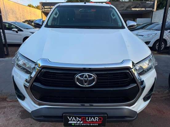 TOYOTA-HILUX-2021