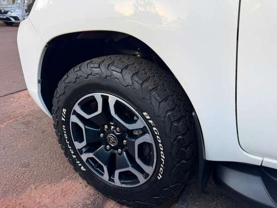 TOYOTA-HILUX-2021