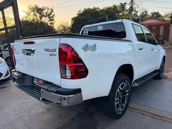 TOYOTA-HILUX-2.8 D-4D TURBO DIESEL CD GR-S 4X4 AUTOMÁTICO TOYOTA-HILUX-2021