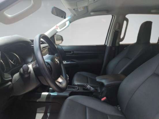 TOYOTA-HILUX-2025