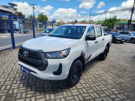 TOYOTA HILUX 2.8 D-4D TURBO DIESEL CD POWER PACK 4X4 AUTOMÁTICO