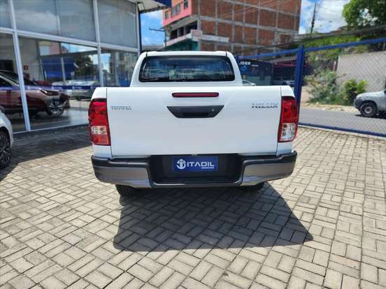 TOYOTA-HILUX-2.8 D-4D TURBO DIESEL CD POWER PACK 4X4 AUTOMÁTICO TOYOTA-HILUX-2025