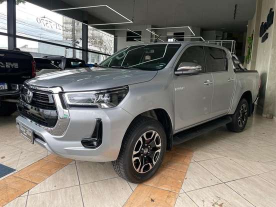 TOYOTA-HILUX-2025