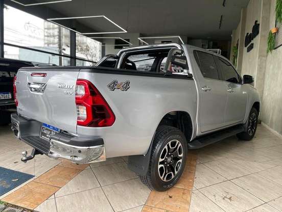 TOYOTA-HILUX-2025