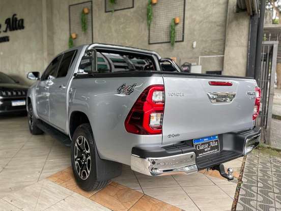 TOYOTA-HILUX-2025
