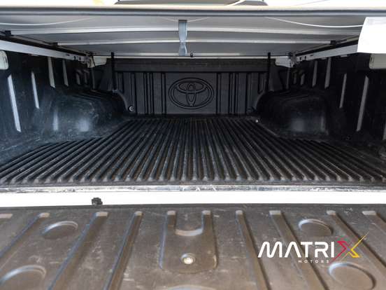 TOYOTA-HILUX-2.8 D-4D TURBO DIESEL CD POWER PACK 4X4 MANUAL TOYOTA-HILUX-2023