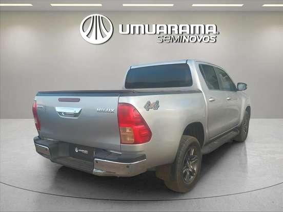 TOYOTA-HILUX-2.8 D-4D TURBO DIESEL CD SR 4X4 AUTOMÁTICO TOYOTA-HILUX-2023