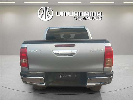 TOYOTA-HILUX-2023