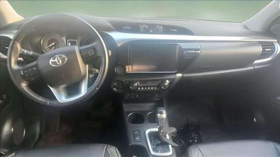 TOYOTA-HILUX-2023