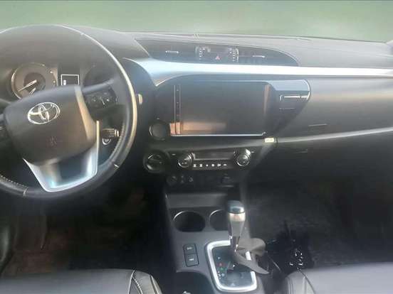 TOYOTA-HILUX-2.8 D-4D TURBO DIESEL CD SR 4X4 AUTOMÁTICO TOYOTA-HILUX-2023