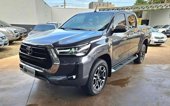 TOYOTA-HILUX-2025