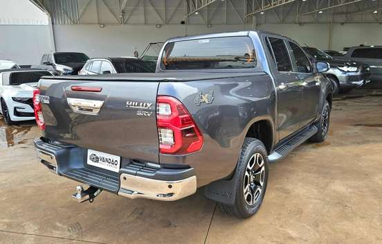 TOYOTA-HILUX-2025