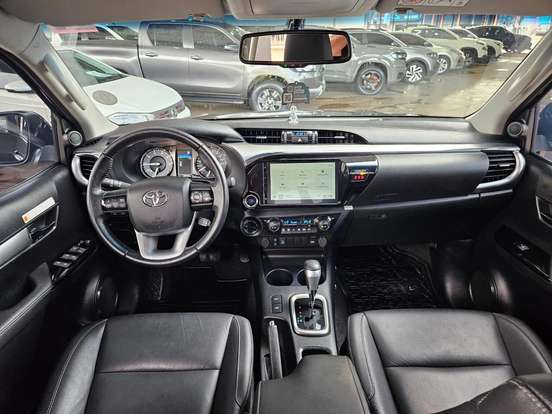 TOYOTA-HILUX-2.8 D-4D TURBO DIESEL CD SRV 4X4 AUTOMÁTICO TOYOTA-HILUX-2025