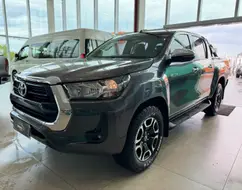 TOYOTA HILUX 2.8 D-4D TURBO DIESEL CD SRV 4X4 AUTOMÁTICO TOYOTA HILUX 2.8 D-4D TURBO DIESEL CD SRV 4X4 AUTOMÁTICO