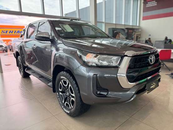TOYOTA-HILUX-2.8 D-4D TURBO DIESEL CD SRV 4X4 AUTOMÁTICO TOYOTA-HILUX-2023