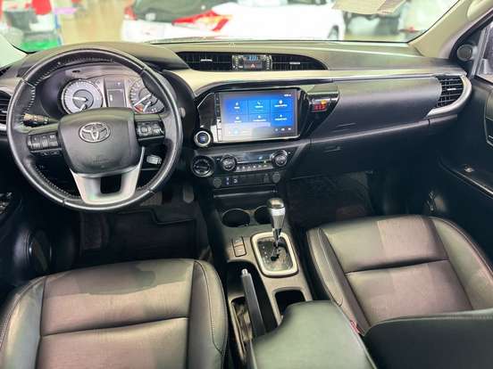 TOYOTA-HILUX-2023