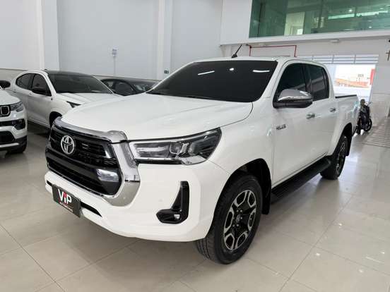 TOYOTA-HILUX-2.8 D-4D TURBO DIESEL CD SRV 4X4 AUTOMÁTICO TOYOTA-HILUX-2024
