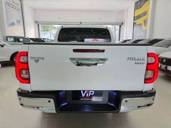 TOYOTA-HILUX-2.8 D-4D TURBO DIESEL CD SRV 4X4 AUTOMÁTICO TOYOTA-HILUX-2024