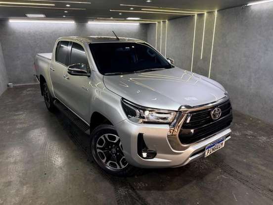 TOYOTA-HILUX-2.8 D-4D TURBO DIESEL CD SRV 4X4 AUTOMÁTICO TOYOTA-HILUX-2024