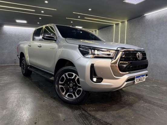 TOYOTA-HILUX-2.8 D-4D TURBO DIESEL CD SRV 4X4 AUTOMÁTICO TOYOTA-HILUX-2024