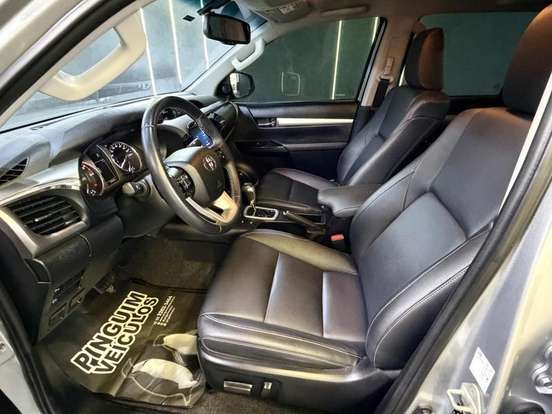 TOYOTA-HILUX-2.8 D-4D TURBO DIESEL CD SRV 4X4 AUTOMÁTICO TOYOTA-HILUX-2024