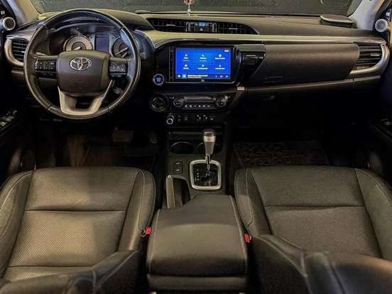 TOYOTA-HILUX-2.8 D-4D TURBO DIESEL CD SRX 4X4 AUTOMÁTICO TOYOTA-HILUX-2023