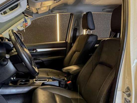 TOYOTA-HILUX-2023