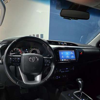 TOYOTA-HILUX-2023