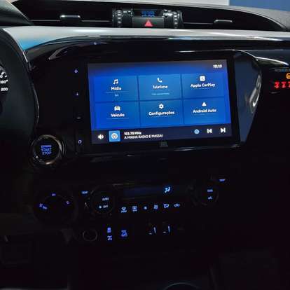 TOYOTA-HILUX-2023