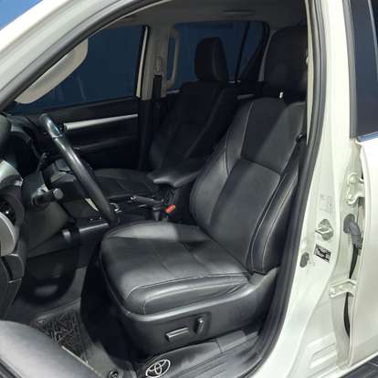 TOYOTA-HILUX-2023