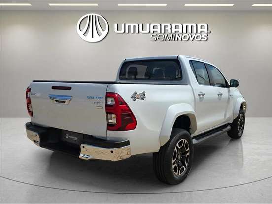 TOYOTA-HILUX-2.8 D-4D TURBO DIESEL CD SRX 4X4 AUTOMÁTICO TOYOTA-HILUX-2024