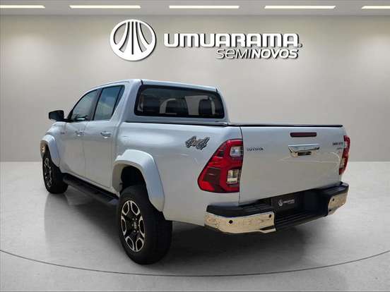 TOYOTA-HILUX-2.8 D-4D TURBO DIESEL CD SRX 4X4 AUTOMÁTICO TOYOTA-HILUX-2024