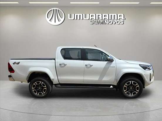 TOYOTA-HILUX-2.8 D-4D TURBO DIESEL CD SRX 4X4 AUTOMÁTICO TOYOTA-HILUX-2024