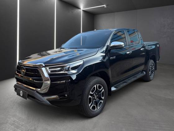 TOYOTA HILUX 2.8 D-4D TURBO DIESEL CD SRX 4X4 AUTOMÁTICO
